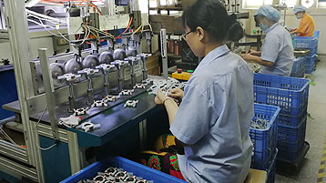 台湾香蕉视频APP黄色片散热风扇生产场景照片