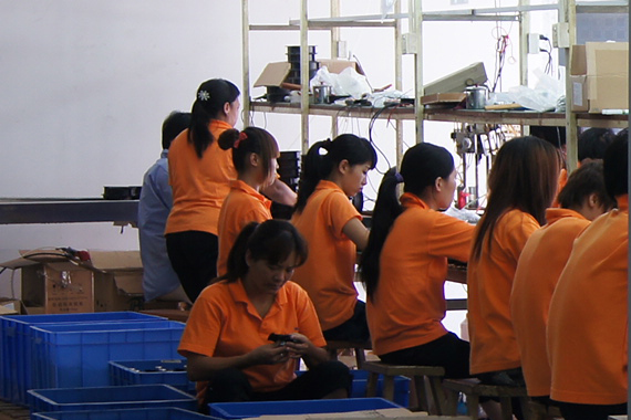 台湾香蕉视频APP黄色片散热风机生产现场