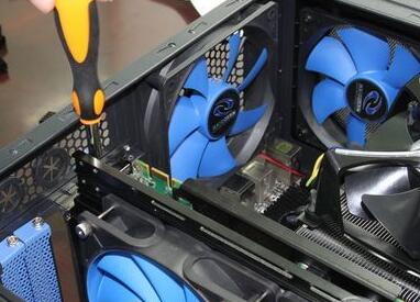 台湾香蕉视频APP黄色片电机电脑散热片的散热风扇固定架